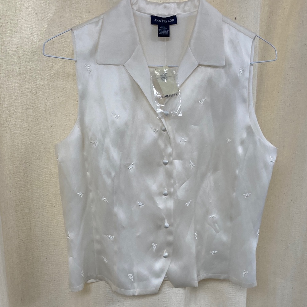 Ann Taylor White Satin Sleeveless Button-Front Blouse